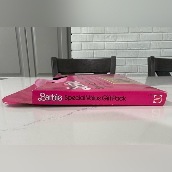 Vintage 1986 Estate Barbie Special Value Gift Pack Clothes & Purse Set 4716 - Picture 10 of 11